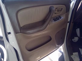 2001 TOYOTA SEQUOIA, WHITE, LIMITED MODEL, 4.7L, AT, 4WD.  Z26264